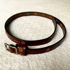 DOCKERS GENUINE LEATHER EMBROIDERED FLORAL BELT